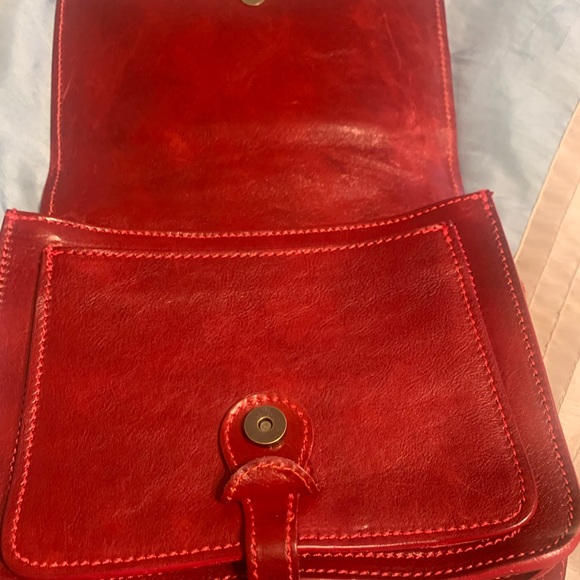 Beautiful Red Italian leather purse from Italy! - Picture 2 of 8